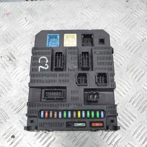 Коробка запобіжників 9664156780 PEUGEOT