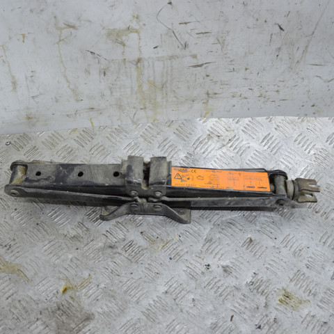Домкрат автомобільний 99550EB300 NISSAN