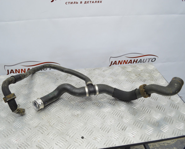 Патрубок системи охолодження A1645011082 MERCEDES