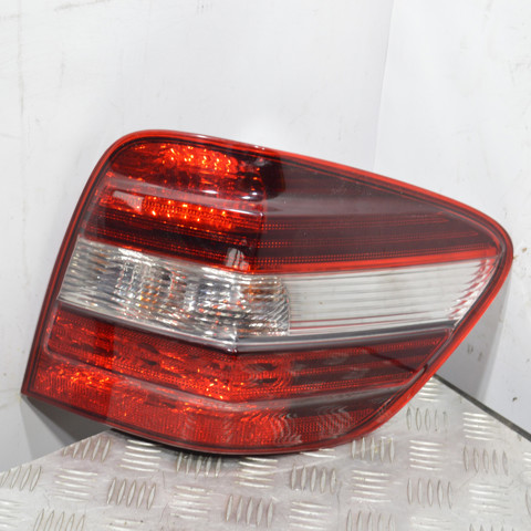 Задній правий стоп A1648204064 MERCEDES