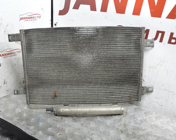 Радіатор кондиціонера A1695001254 MERCEDES
