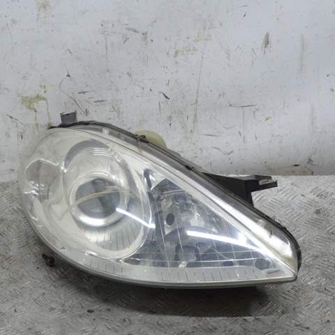 Фара правая A1698200661 MERCEDES