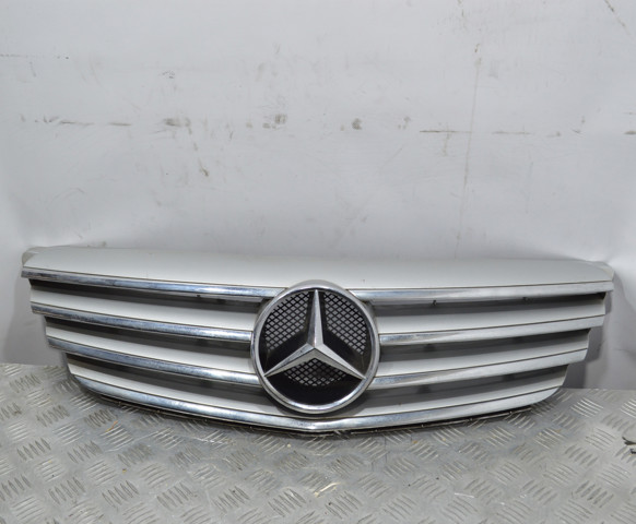 Решітка A1698800783 MERCEDES