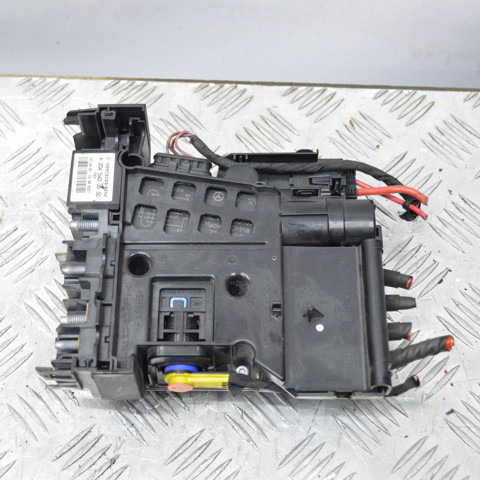 Корпус запобіжників A2045403550 MERCEDES
