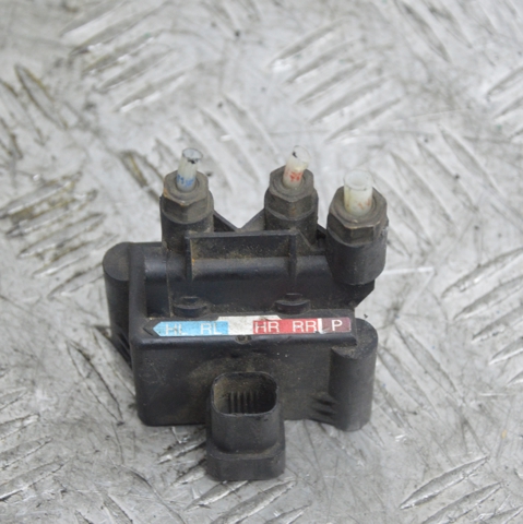 Блок шинних кранів A2513200158 MERCEDES