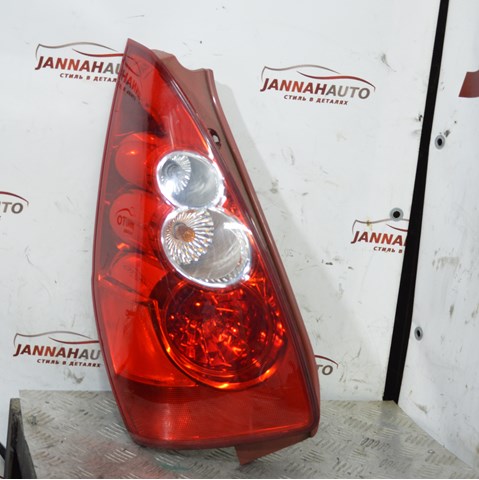 Задня ліва фара C23551160 MAZDA