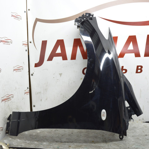 Ліве переднє крило C23552211C MAZDA