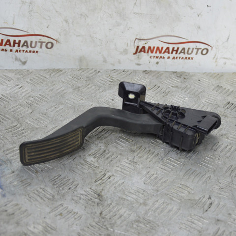 Підаль газу CC3041600 MAZDA
