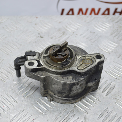 Насос вакуумний D1562A PEUGEOT