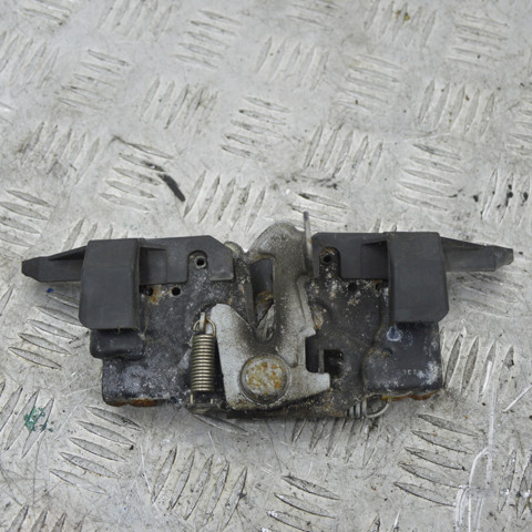 Замок кришки капота GS1F56620A MAZDA