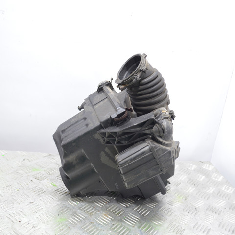 Корпус повітряного фільтра LF5013320D MAZDA