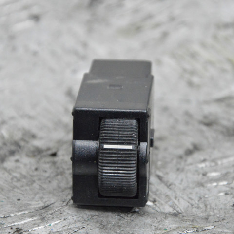 Кнопка коректора фар MR114337 MITSUBISHI
