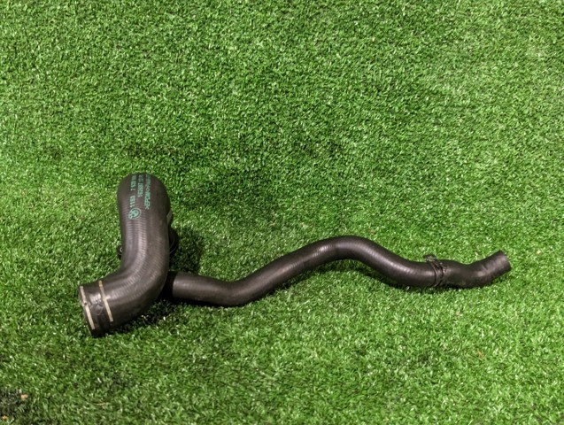 Шланг/патрубок водяного насоса, нагнітальний 11537639998 BMW