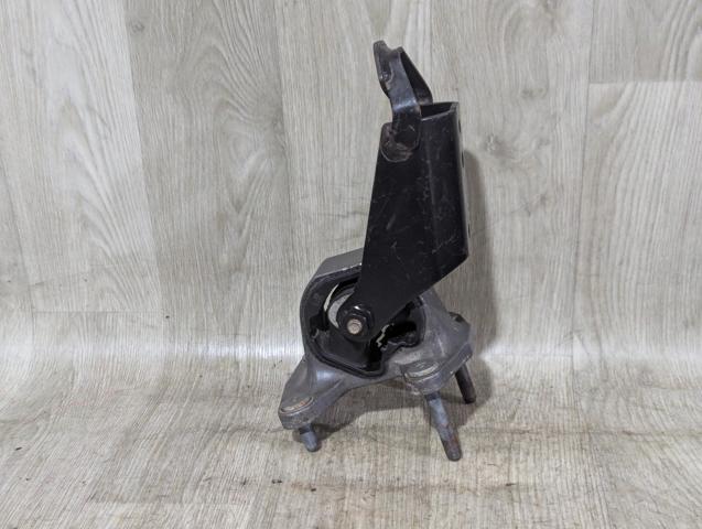 Задня подушка двигуна 1237131440 TOYOTA