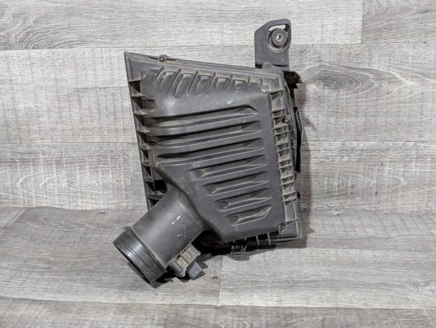 Корпус повітряного фільтра 13718513916 BMW
