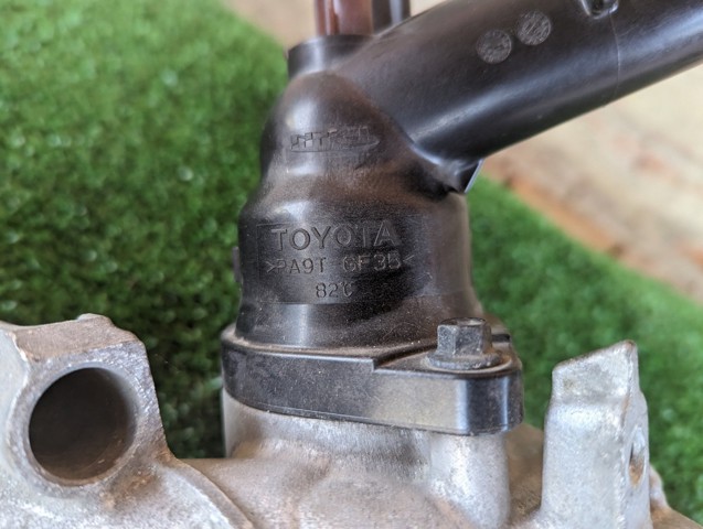 Помпа водяна, (насос) охолодження, в зборі з корпусом 16032F0010 TOYOTA