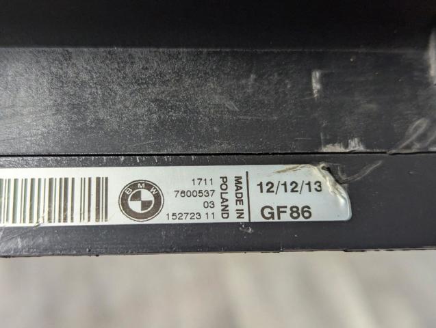 Кронштейн радіатора правий 17117600537 BMW