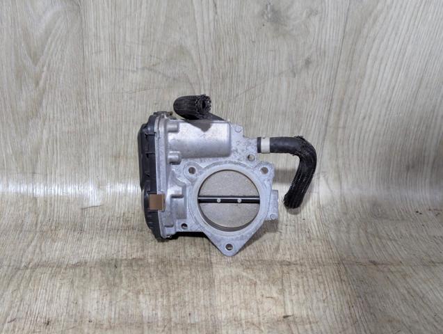Дросільна заслінка в зборі 2203024010 TOYOTA