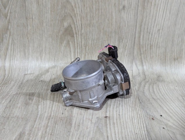 Дросільна заслінка в зборі 2203025020 TOYOTA