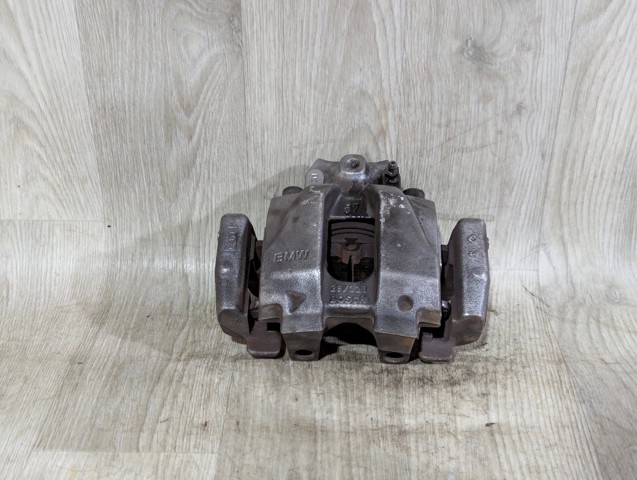 Супорт гальмівний, передній, правий 34106790922 BMW