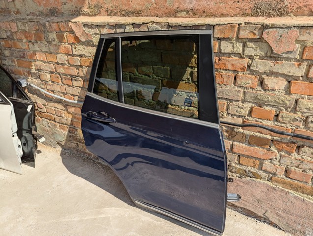 Двері задні в зборі 41527238696 BMW