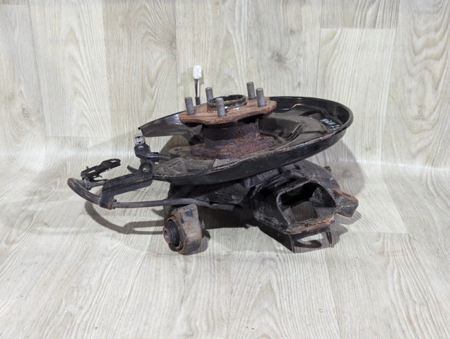 Цапфа - поворотний кулак заднім виходом, 423040E090 TOYOTA
