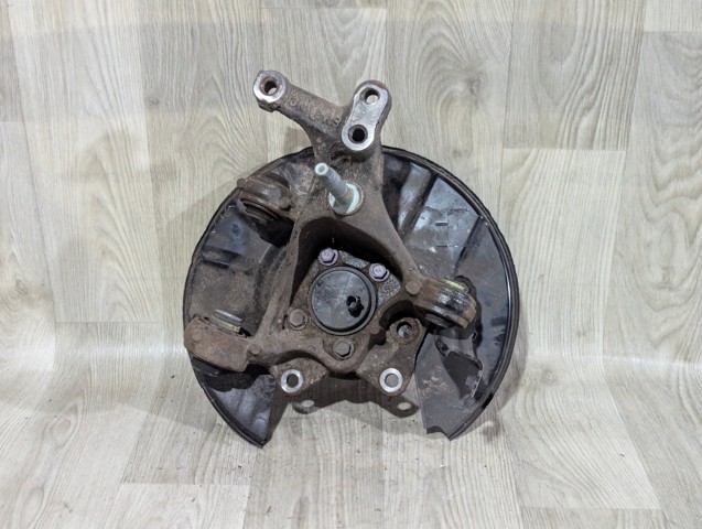 Цапфа - поворотний кулак задній, правий 4230442060 TOYOTA