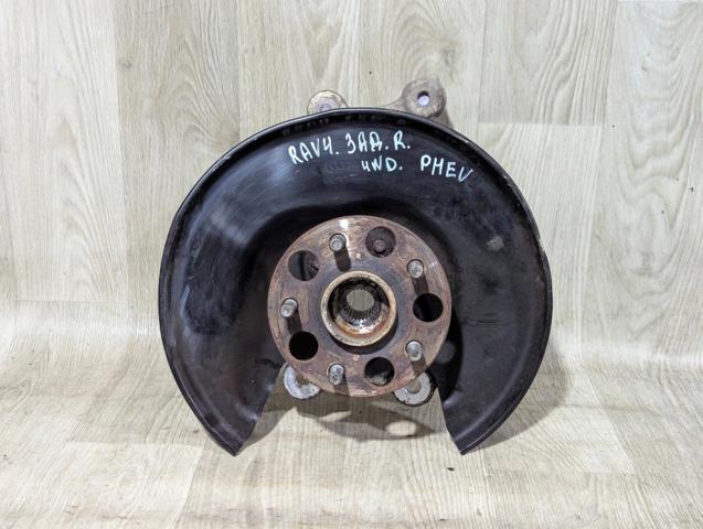 Цапфа поворотна права 4230442090 TOYOTA