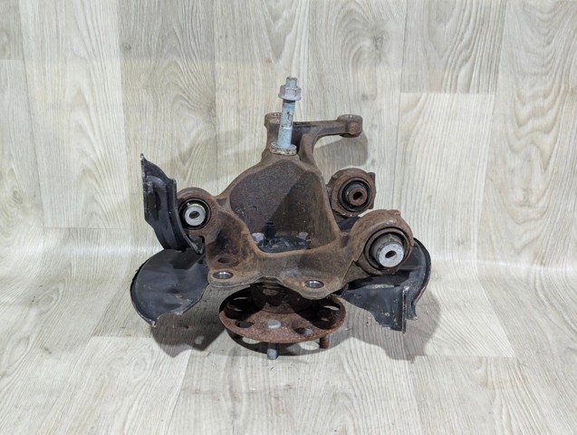 Кулак поворотний лівий 4230542060 TOYOTA