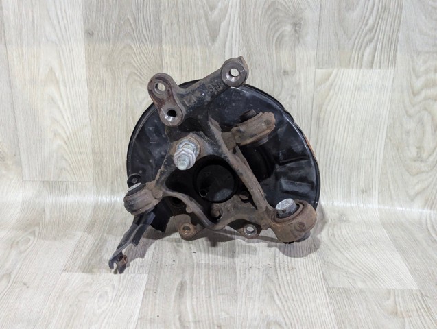 Цапфа поворотна ліва 4230576030 TOYOTA