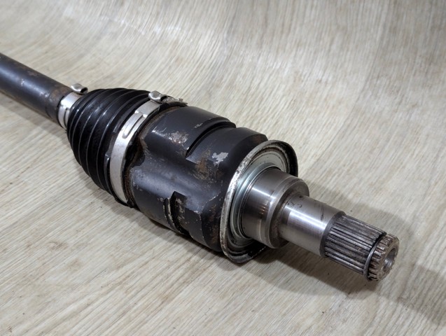 Піввісь задня, права 423400E160 TOYOTA