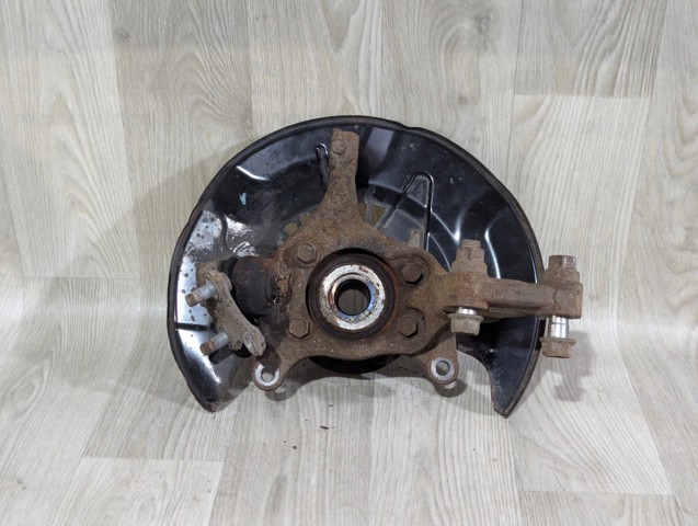 Цапфа поворотна ліва 4321233130 TOYOTA