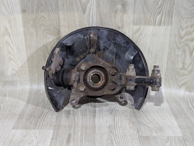 Кулак поворотний передній лівий 4321278010 TOYOTA