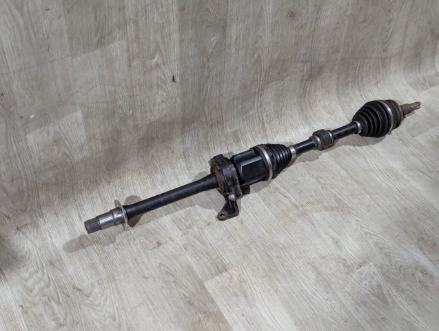 Привід передній правий 4341006A00 TOYOTA