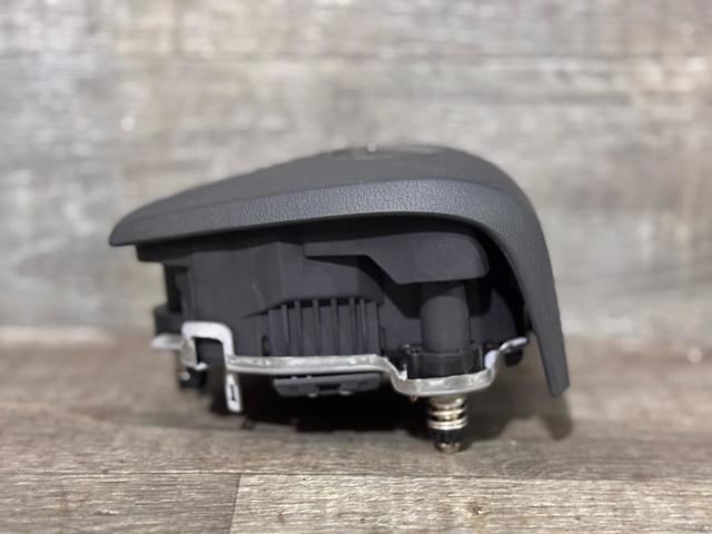 Подушка Айрбег водія 4513076060C0 TOYOTA