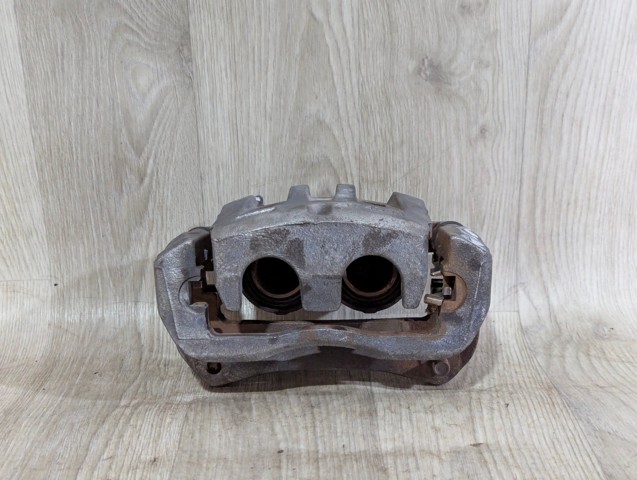 Супорт гальмівний, передній, правий 4773048150 TOYOTA