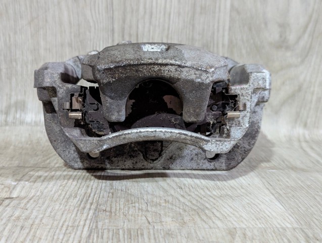 Супорт гальмівний задній правий 4783033270 TOYOTA