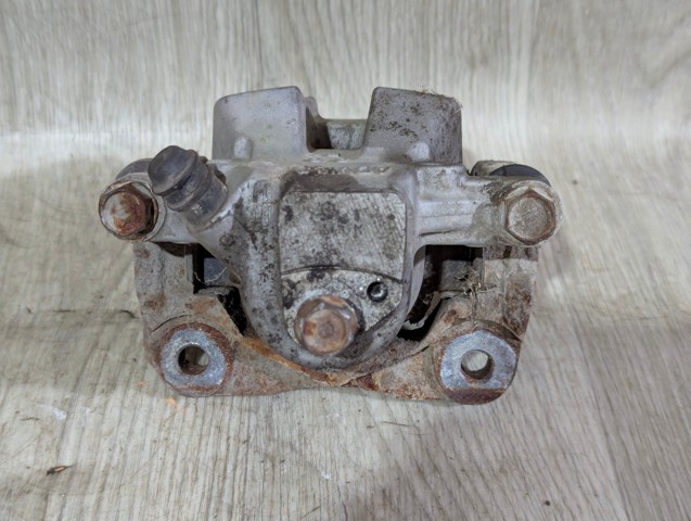 Супорт гальмівний задній правий 4783042080 TOYOTA