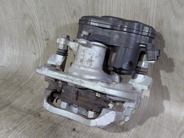 Задній гальмівний супорт лівий 4785006160 TOYOTA