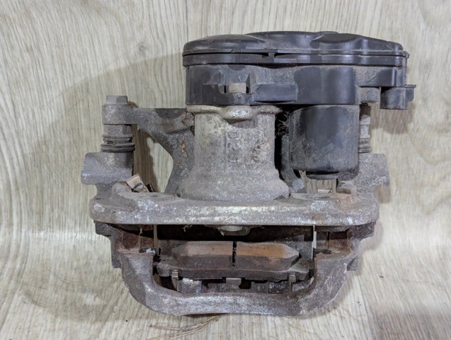 Задній гальмівний супорт лівий 4785078010 TOYOTA