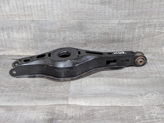 Балансир задній нижній 4873047010 TOYOTA