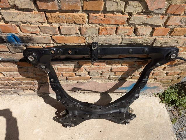 Підрамник передній 5110006240 TOYOTA