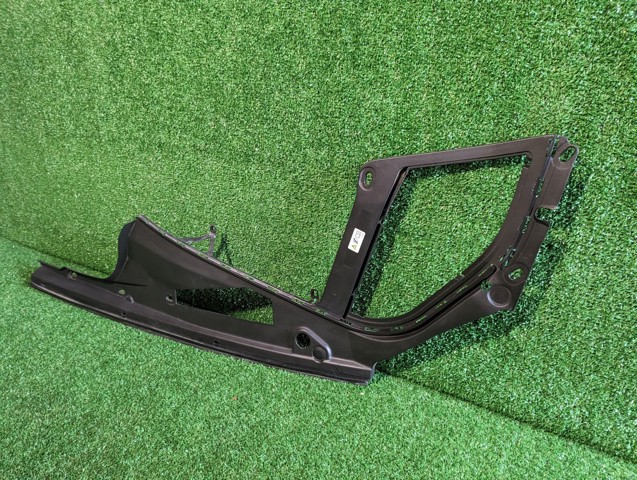 Щиток брудозахисний передньої арки крила 51767019804 BMW