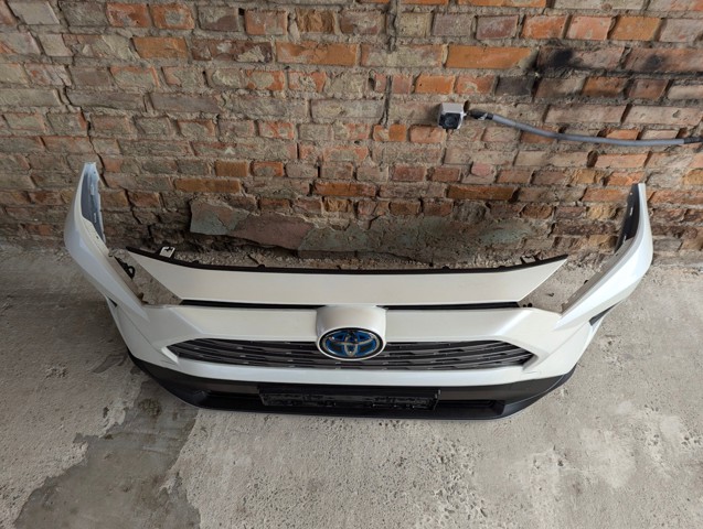 Бампер на авто 521194A916 TOYOTA