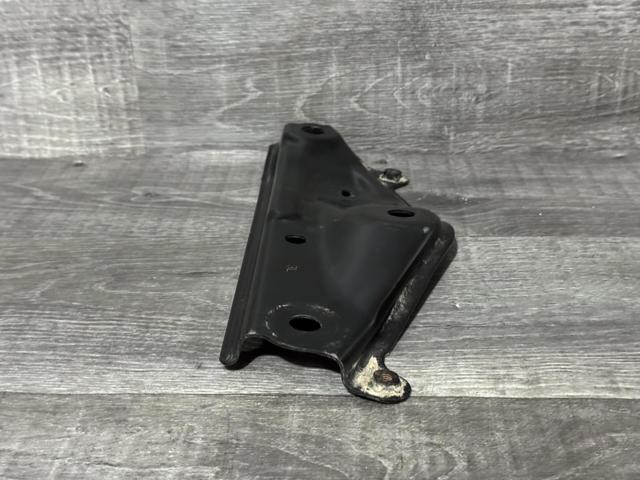 Кронштейн передньої балки 5225842020 TOYOTA
