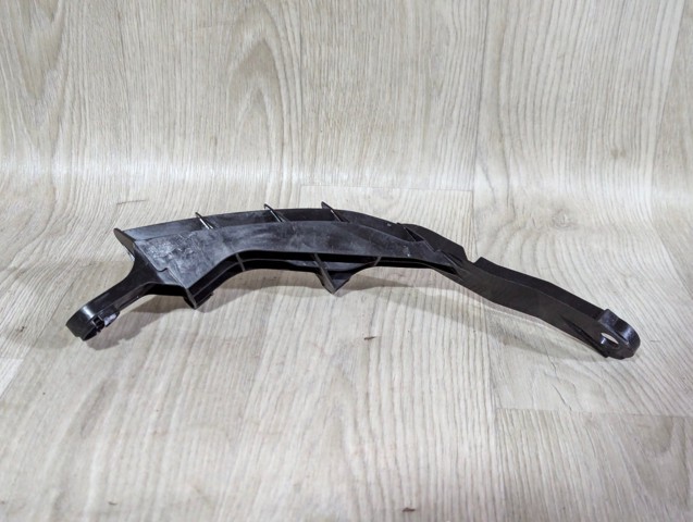 Кронштейн бампера заднього, правий 5256242060 TOYOTA