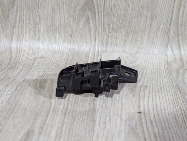 Кронштейн бампера заднього, правий 5256248020 TOYOTA