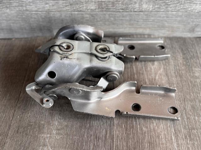 Завіс капота, лівий 5342053100 TOYOTA