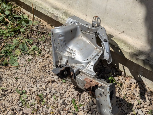 Панель бризковика моторного відсіку, ліва 5370242160 TOYOTA