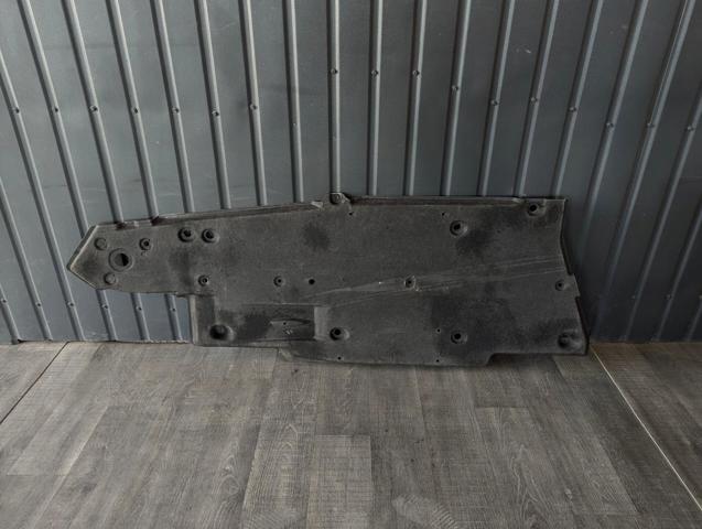 Захист днища, правий 5816533031 TOYOTA